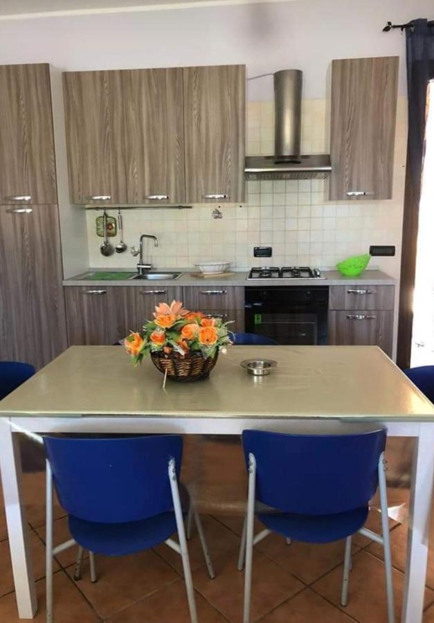 Appartamento In Villa Splendente カステッランマーレ・デル・ゴルフォ エクステリア 写真